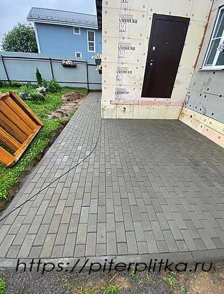 Отмостка вокруг коттеджа в Лупполово