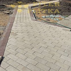 Площадка из брусчатки