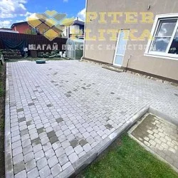 Площадка из брусчатки классика